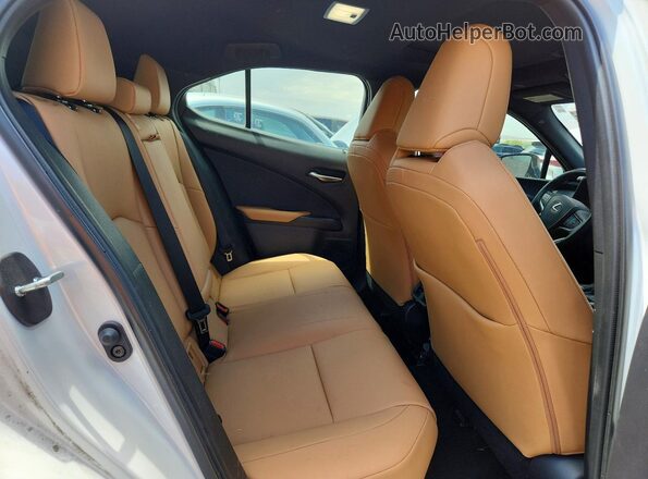 JTHP6JBH4P2159509 2023 LEXUS UX White უკანა სალონის ხედი