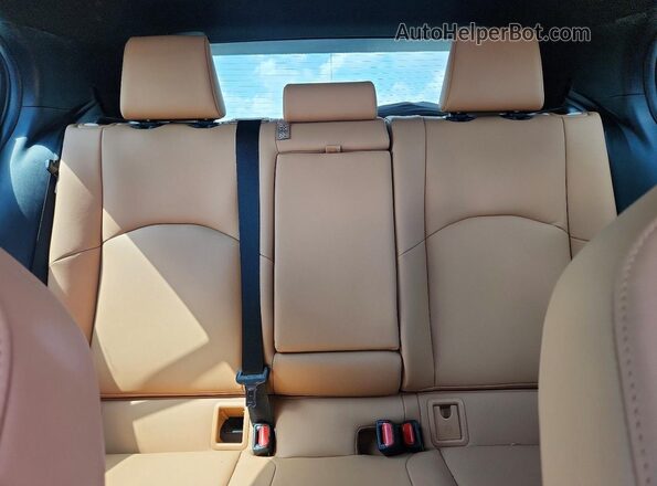 JTHP6JBH6R2174287 2024 LEXUS UX Silver Հետևի նստատեղերի տեսք