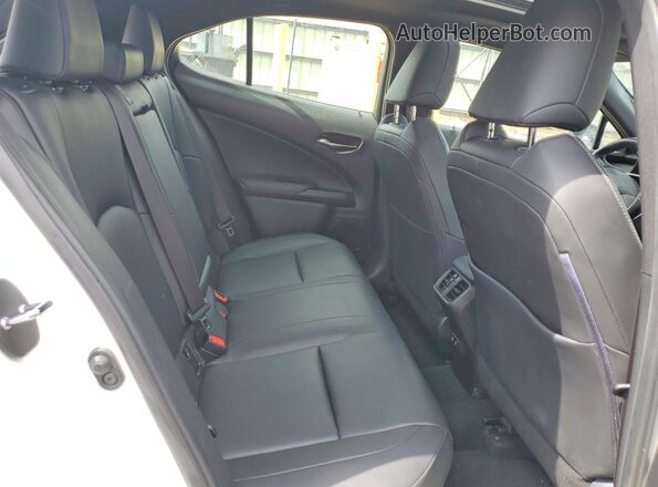 JTHP9JBH0L2024075 2020 LEXUS UX White Հետևի նստատեղերի տեսք