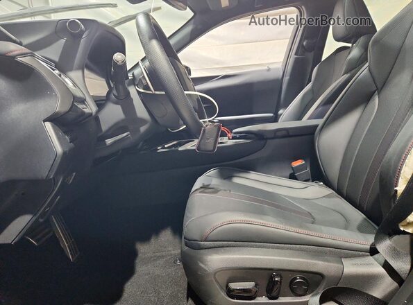 JTHR9JBH6M2051498 2021 LEXUS UX Silver Вид салону спереду