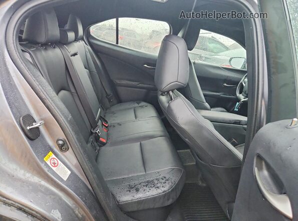 JTHU9JBH4K2017521 2019 LEXUS UX Gray Widok tylnych siedzeń