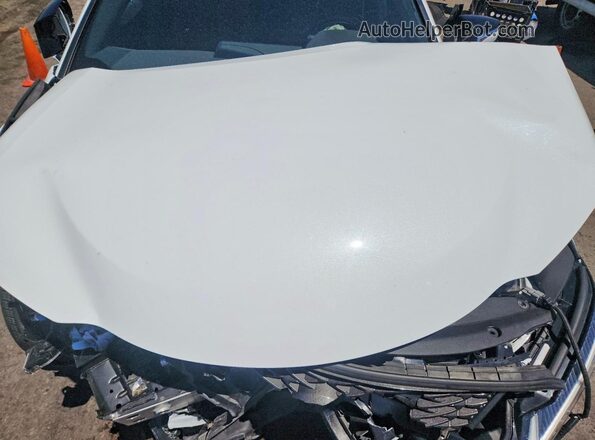 JTHU9JBHXK2018933 2019 LEXUS UX White Rear interior view