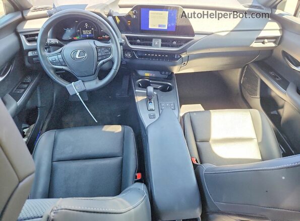 JTHUCJDH4S2008820 2025 LEXUS UX Blue Vista del salpicadero
