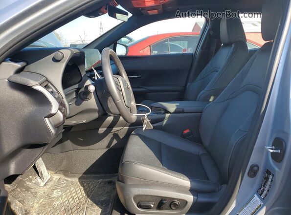 JTHUCJDH7S2003949 2025 LEXUS UX Silver Widok wnętrza z przodu