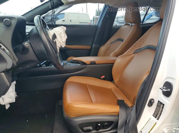 JTHX3JBH2M2042869 2021 LEXUS UX White Вид салону спереду