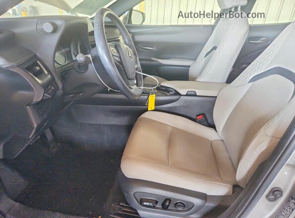 JTHX3JBH5M2042705 2021 LEXUS UX Gray Widok wnętrza z przodu