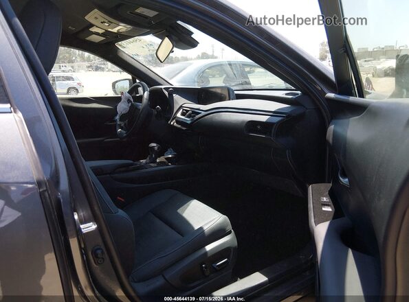 JTHX3JBH5N2045945 2022 LEXUS UX 200 Gray Вид салону спереду