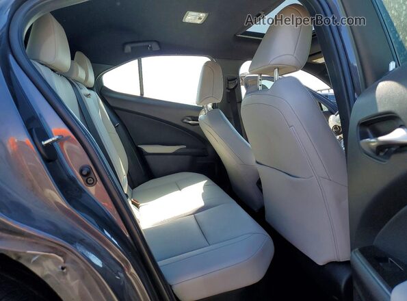 JTHX6JBH0P2144375 2023 LEXUS UX Gray Widok tylnych siedzeń