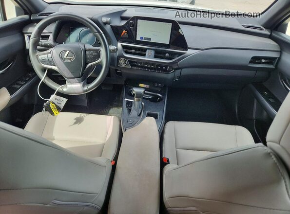 JTHX6JBH1R2189389 2024 LEXUS UX Белый Вид панели приборов