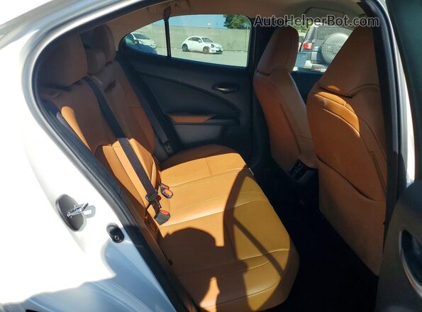 JTHX9JBH2M2040389 2021 LEXUS UX White Widok wnętrza z tyłu