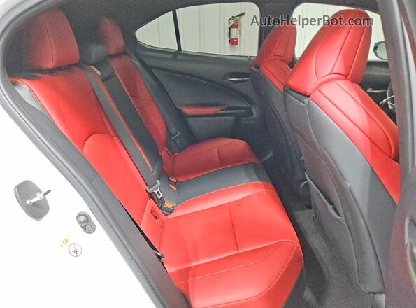 JTHY3JBH1K2007158 2019 LEXUS UX White Rear interior view