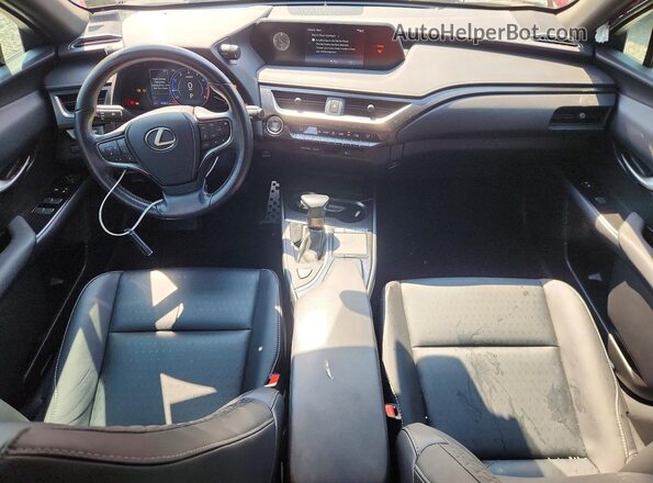 JTHY3JBH5K2005624 2019 LEXUS UX Красный Вид панели приборов