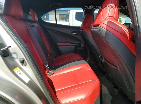 JTHY3JBH8K2009277 2019 LEXUS UX Silver Vista interior trasera