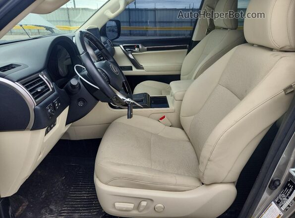 JTJAM7BX1N5335495 2022 LEXUS GX Gray Vista interior delantera
