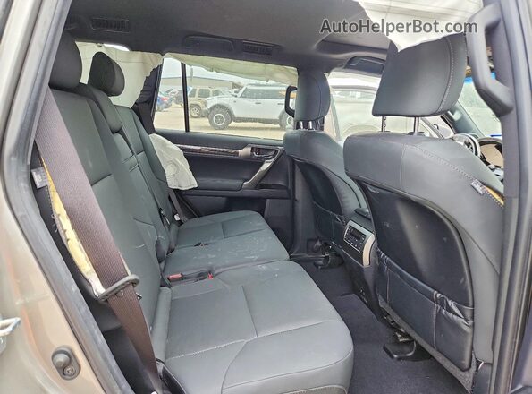 JTJAM7BX4P5381194 2023 LEXUS GX Silver Vista interior trasera