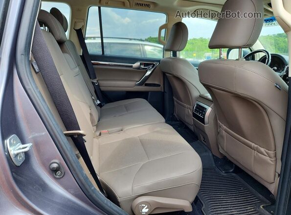 JTJAM7BX5P5373346 2023 LEXUS GX Gray Widok wnętrza z tyłu