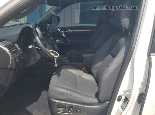 JTJAM7BX6P5373467 2023 LEXUS GX Белый Вид салона спереди