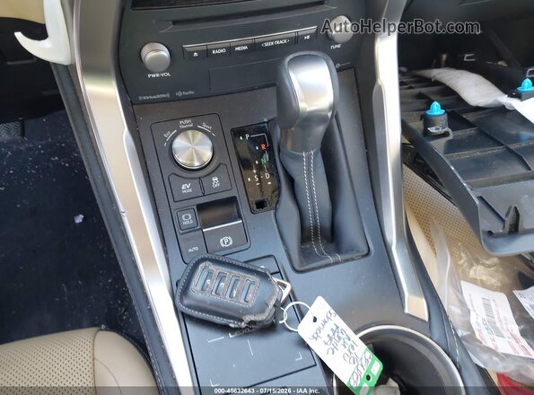 JTJBJRBZ1J2075699 2018 LEXUS NX 300H White Առջևի վահանակի տեսք