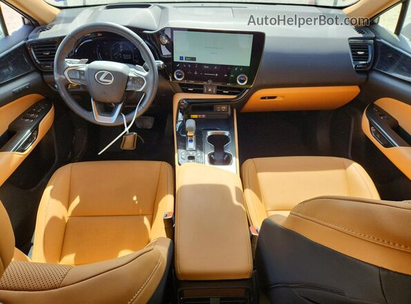 JTJGKCEZ1S2061864 2025 LEXUS NX Green Vista del salpicadero