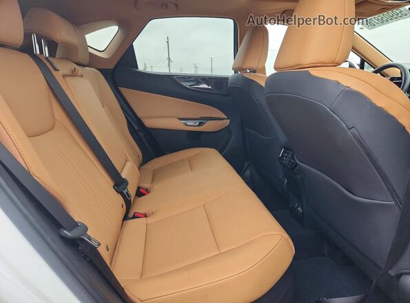 JTJGKCEZ7R2020648 2024 LEXUS NX White უკანა სალონის ხედი