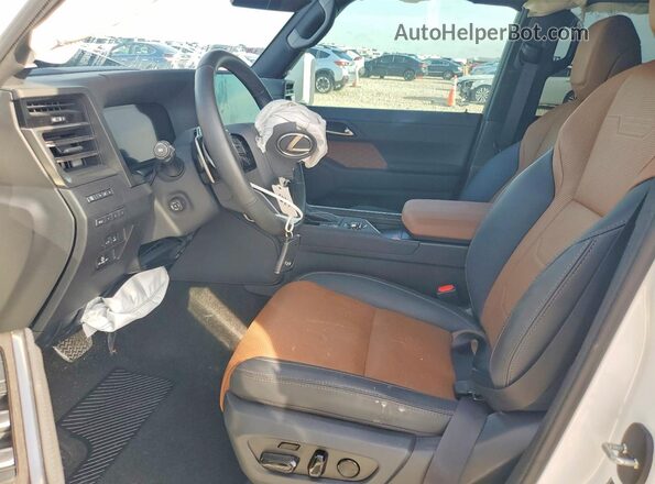 JTJVBCDX7R5031381 2024 LEXUS GX White Вид салону спереду