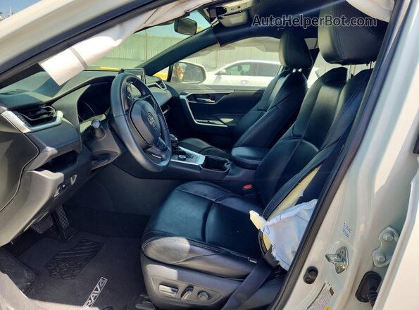 JTM16RFV7ND527026 2022 TOYOTA RAV4 White Widok wnętrza z przodu