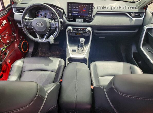 JTMA1RFV1KJ007352 2019 TOYOTA RAV4 Красный Вид панели приборов