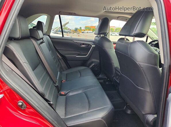 JTMA1RFV1KJ007352 2019 TOYOTA RAV4 Красный Вид задней части салона