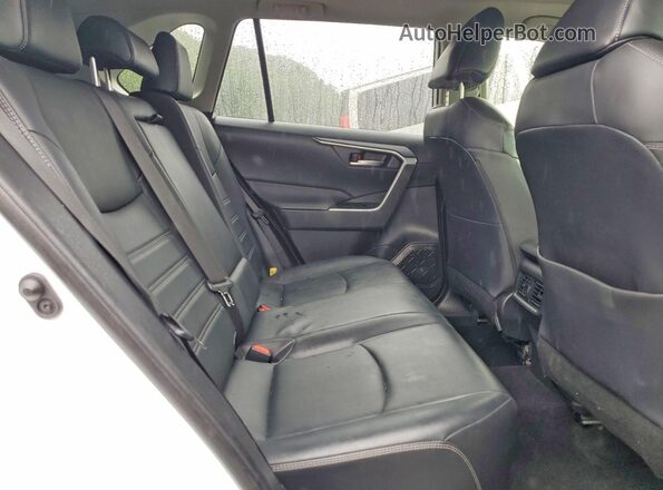JTMA1RFV4LD528596 2020 TOYOTA RAV4 White Вид задньої частини салону
