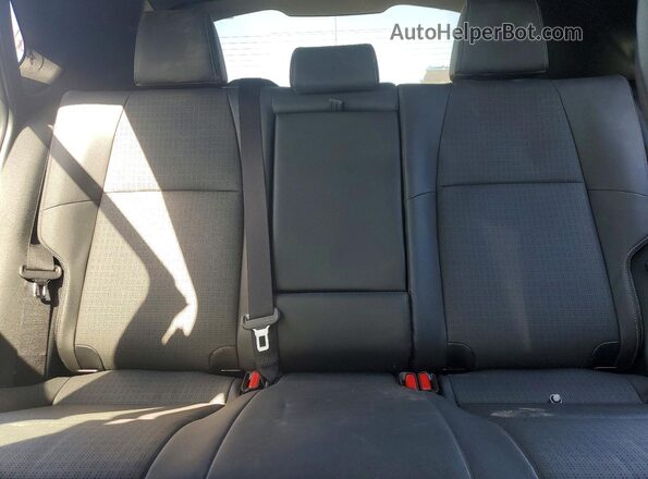 JTMAAAAA0PA009364 2023 TOYOTA BZ4X Silver Vista de los asientos traseros
