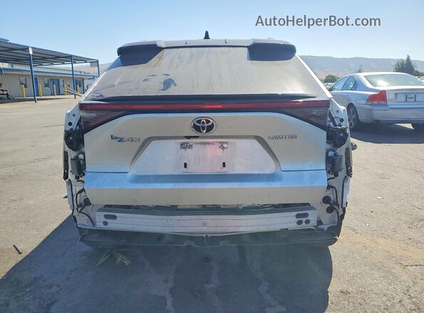 JTMAAAAA0PA009364 2023 TOYOTA BZ4X Silver Vista trasera