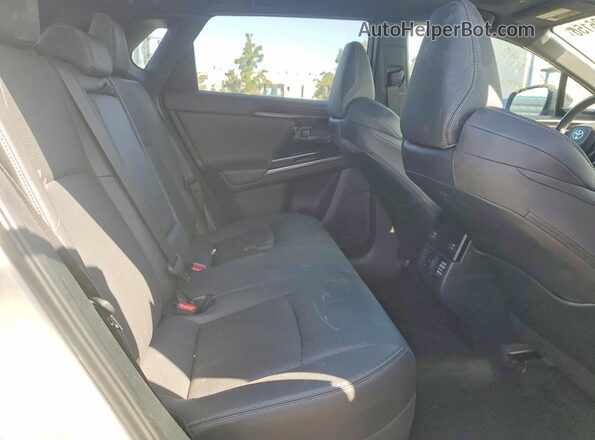 JTMAAAAA0PA009364 2023 TOYOTA BZ4X Silver Vista interior trasera