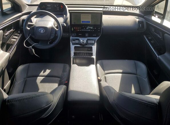 JTMAAAAA0PA009364 2023 TOYOTA BZ4X Silver Vista del salpicadero