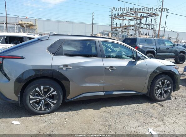 JTMAAAAA1RA041503 2024 TOYOTA BZ4X Gray Vista interior trasera