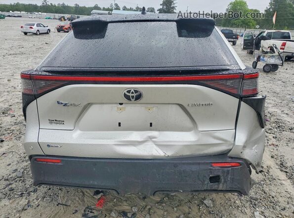 JTMAAAAA1RA045695 2024 TOYOTA BZ4X Silver Vista trasera