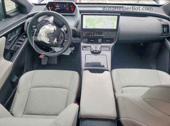 JTMAAAAA1RA045695 2024 TOYOTA BZ4X Silver Vista del salpicadero