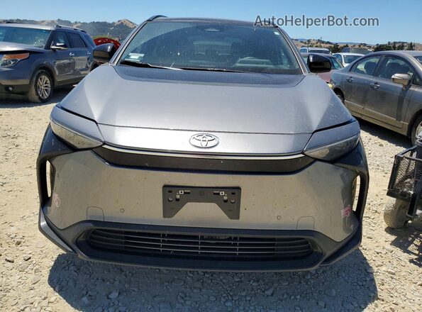 JTMAAAAA4PA010906 2023 TOYOTA BZ4X Серебряный Вид спереди
