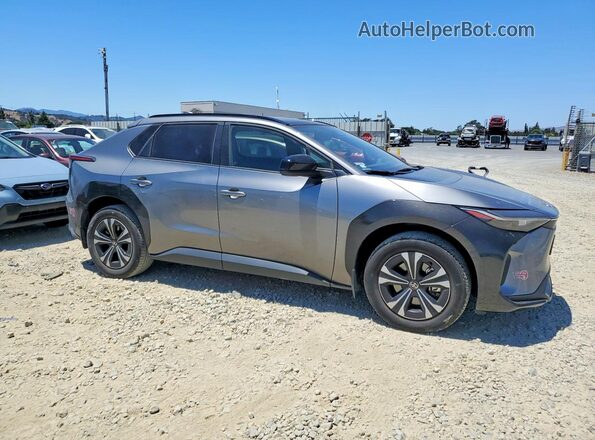 JTMAAAAA4PA010906 2023 TOYOTA BZ4X Серебряный Передняя правая четверть