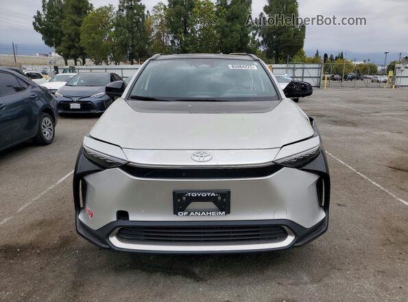 JTMAAAAA6PA015900 2023 TOYOTA BZ4X Silver Front view