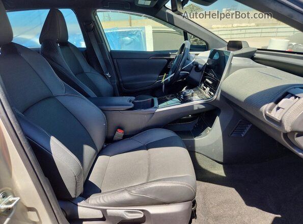 JTMAAAAA6PA015900 2023 TOYOTA BZ4X Silver Front interior view