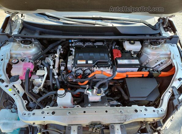JTMAAAAA6RA043215 2024 TOYOTA BZ4X Silver Вид підкапотного простору