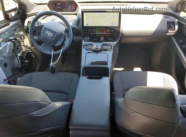 JTMAAAAA7RA041201 2024 TOYOTA BZ4X Серебряный Вид панели приборов