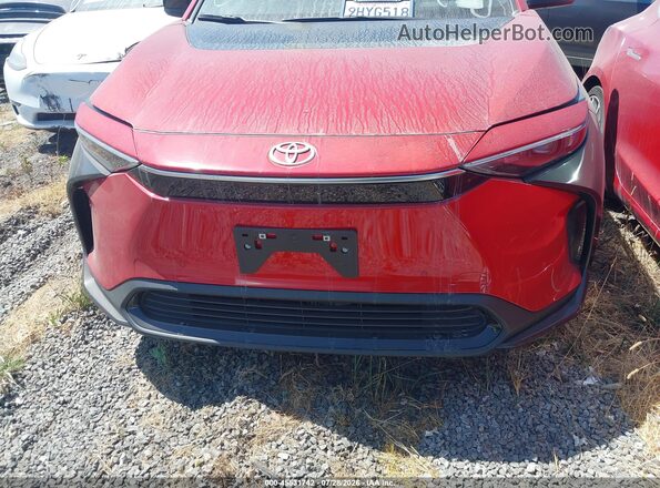 JTMAAAAA8PA010150 2023 TOYOTA BZ4X Красный Вид задней части салона