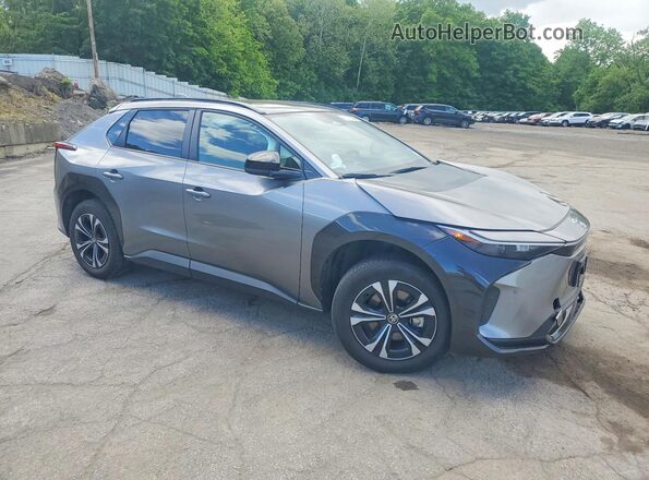 JTMAAAAA8SA066954 2025 TOYOTA BZ4X Gray Przód prawy