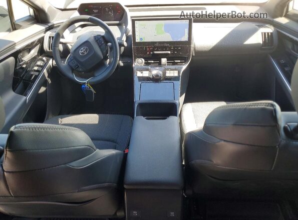 JTMAAAAAXSA055616 2025 TOYOTA BZ4X Серебряный Вид панели приборов