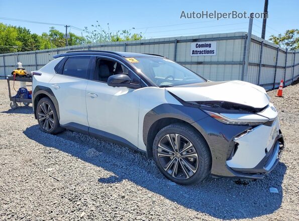 JTMABABA7PA001337 2023 TOYOTA BZ4X White Передня права чверть
