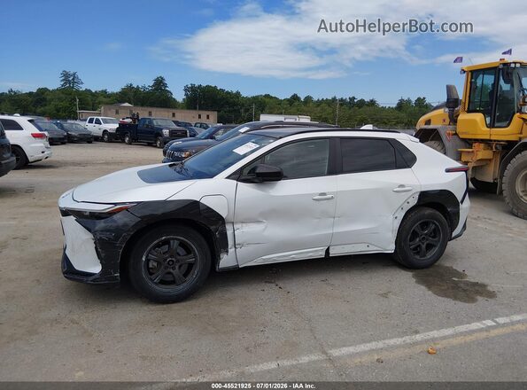 JTMABACAXPA031768 2023 TOYOTA BZ4X White Widok wnętrza 360 stopni