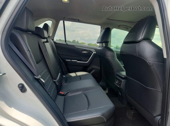 JTMB6RFV1PD110279 2023 TOYOTA RAV4 White Widok wnętrza z tyłu