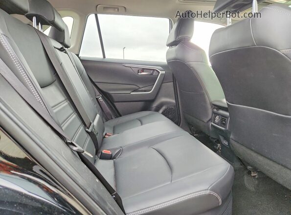 JTMB6RFV4RD129749 2024 TOYOTA RAV4 Black Սալոնի հետևի տեսք
