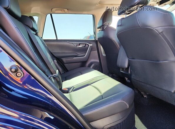 JTMB6RFV4SD155922 2025 TOYOTA RAV4 Синий Вид задней части салона